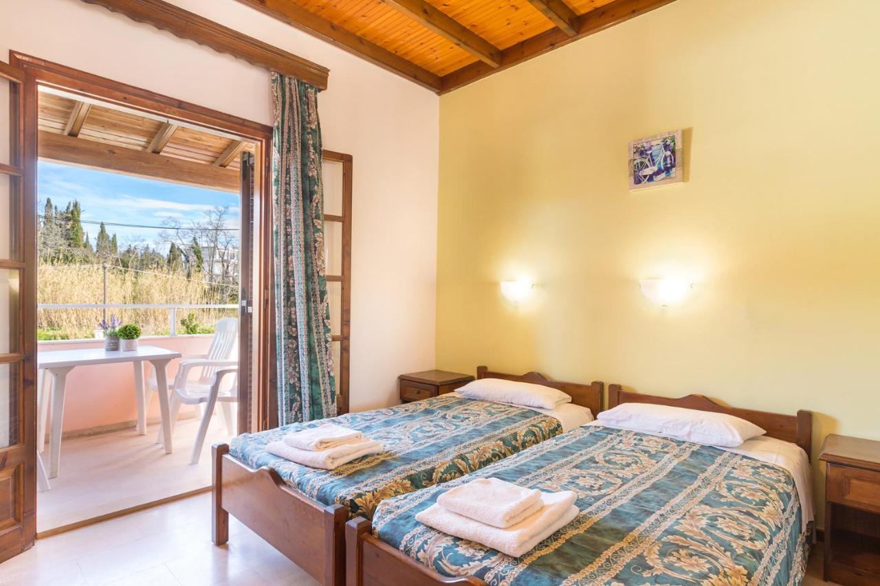 Nikos Pool Apartments - Ground Floor Sidárion 외부 사진